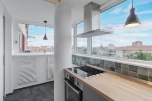 O bucătărie sau chicinetă la Citadel Hideaway +12 fotografii