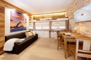 Køkken eller tekøkken på HelloCHALET Cervinia - Ski-in Ski-out Studio, 200mt at Plan Maison Lift