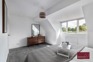Gambar di galeri bagi Two Bed Maisonette - Wokingham di Wokingham