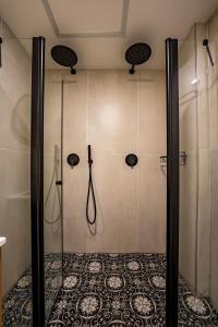 Et badeværelse på Madrid Apartment - By Harim