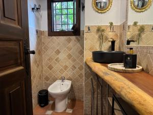 Phòng tắm tại Casa Patio Corduba +24 ảnh