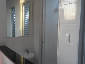 Vonios kambarys apgyvendinimo įstaigoje Hospedagem Municipal