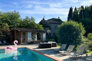 Kolam renang di atau dekat dengan Historic Church In Tuscany With Panoramic Views