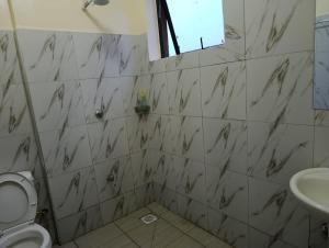 Ένα μπάνιο στο Majestic Studio Kikuyu