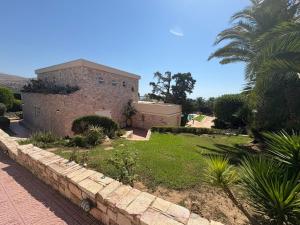 Κήπος έξω από το Summer villa Levon