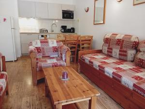 Η κουζίνα ή μικρή κουζίνα στο Terrasses E 405 - PARC NAT VANOISE appart 8 pers