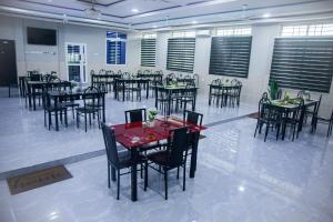 Restoran atau tempat lain untuk makan di Peace Star Hotel