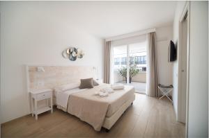 Postel nebo postele na pokoji v ubytování Landlord