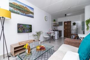 Η κουζίνα ή μικρή κουζίνα στο Willow House Oasis - Your Haven