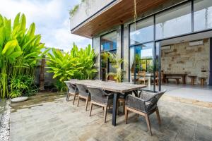 Φωτογραφία από το άλμπουμ του Luxury privat villa 5 Bedroom σε Tanah Lot