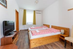 Μια τηλεόραση ή/και κέντρο ψυχαγωγίας στο Hársfa Vendégház