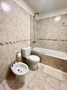 Galeriebild der Unterkunft Amplio departamento renovado en el centro de la ciudad in El Calafate