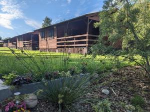 Κήπος έξω από το Domki Letniskowe Pięciu Pomostów