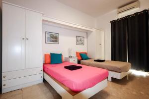 Ένα ή περισσότερα κρεβάτια σε δωμάτιο στο Waterfront Panorama Massive Three Bedrooms Flat 8S