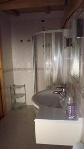 Ένα μπάνιο στο HOTEL GARNi NORMA