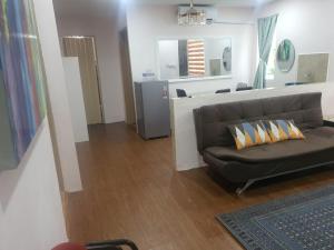 Η κουζίνα ή μικρή κουζίνα στο D'harmonis homestay +38 φωτογραφίες
