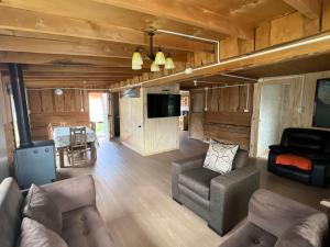 TV a/nebo společenská místnost v ubytování Casa el Mañio 4