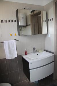 Kúpeľňa v ubytovaní Apartment Pal + 37 fotografií