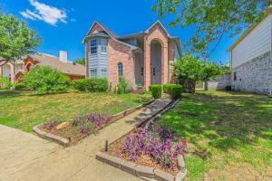 En have udenfor Frisco Castle 3BR, Garage Parking, Gated Backyard