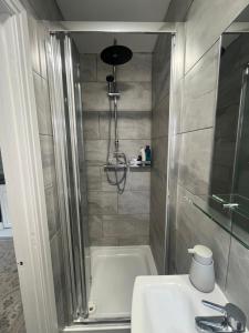Koupelna v ubytování Private Studio Flat in Harrow