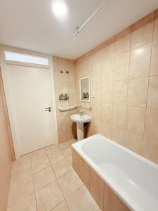 Koupelna v ubytování Centre Town Modern Apartment