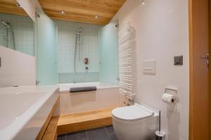 Phòng tắm tại Beaulieu Apartment by HomeFlow