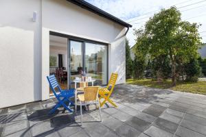 Κήπος έξω από το A Unique House with a Terrace and Garden in Cracow for 8 People by Noclegi Renters