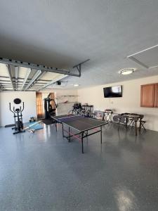 Spordikeskus ja/või sportimisvõimalused majutusasutuses Villa Varona your private oasis