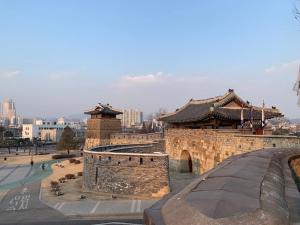 Foto de la galeria de Suwon Haewol Stay a Suwon