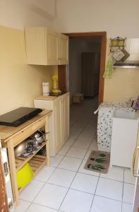 Η κουζίνα ή μικρή κουζίνα στο La Gru