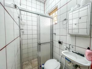 Ένα μπάνιο στο Cozy house in Itagua up to 8 guests! +4 φωτογραφίες