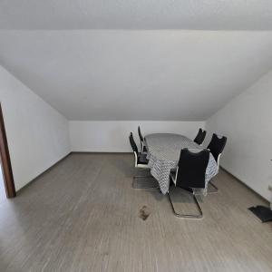 Fotografie z fotogalerie ubytování Helles Privatzimmer mit Gemeinschaftsküche und-bad v destinaci Hannover