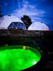 Bazén v ubytování Przytulne mieszkanie w sercu Beskidu Niskiego nebo v jeho okolí