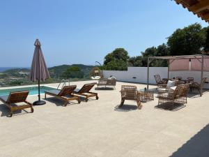 Gallery image of Four Seasons Villas in Skiathos Town