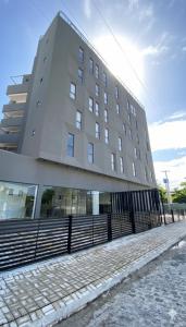 ジョアンペソアにあるFlat Bessaの大きな建物