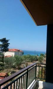 Gambar di galeri bagi Spacious Villa With View Near Beach di Nea Kalikratia