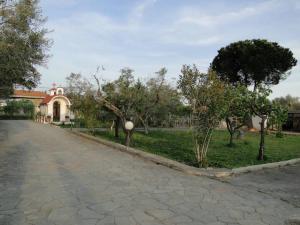 Gambar di galeri bagi Spacious Villa With View Near Beach di Nea Kalikratia