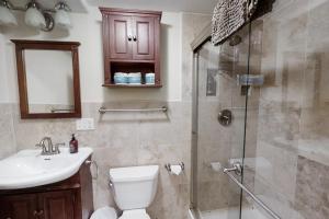 Koupelna v ubytování Echo Lake -Lower + 11 fotografií