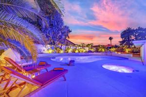 Πισίνα στο ή κοντά στο Sunset Royale - The Ultimate Vegas Getaway