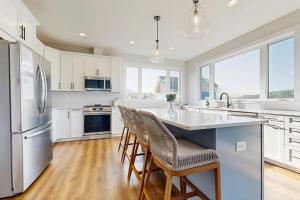 Gallery image of Sunset Reflection Chalet in La Follette +22 photos