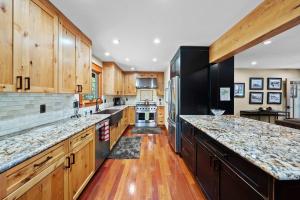 Η κουζίνα ή μικρή κουζίνα στο Cozy Aspen Haven - Stay for 6