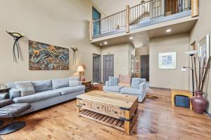 Χώρος καθιστικού στο Dog Friendly Stay Near Trails in Silverthorne