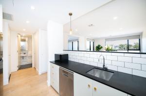 Η κουζίνα ή μικρή κουζίνα στο The Prince 321