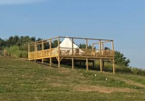 Φωτογραφία από το άλμπουμ του The Nest at Hummingbird Hill - Glamp tent σε Shreve