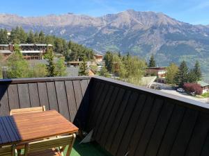 Nespecifikovaný výhled na hory nebo výhled na hory při pohledu z apartmánu