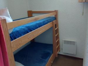 Postel nebo postele na pokoji v ubytování Studio cosy avec vue sur la vallée - Proche pistes - FR-1-165A-15