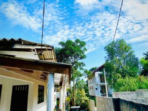 Gallery image of Kavee Waves Hiriketiya in Dickwella +10 photos