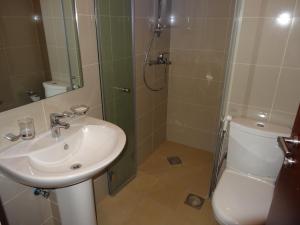 Koupelna v ubytování Onthree20 Res - 2 Room 3 Beds 100 sqm Spacious Apartment