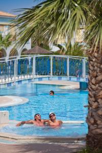 Bazén v ubytování Corali Hotel nebo v jeho okolí