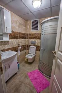 A bathroom at Yasar Apart